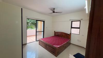 Bedroom Image of 1200 Sq.ft 2 BHK Apartment / Flat for rent in Magarpatta Jasminium, Magarpatta City Pune for Rs. 41000