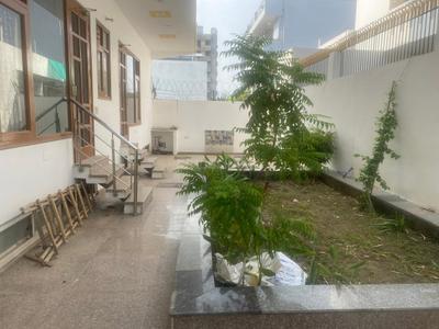 Balcony Image of 2800 Sq.ft 4.5 BHK Builder Floor for rent in Sector 9 Gurgaon for Rs. 55000