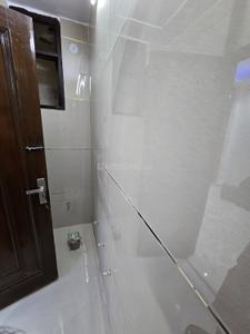 Image of 920 Sq.ft 3 BHK Builder Floor for sale in Laxmi Nagar, New Delhi for Rs. 7500000