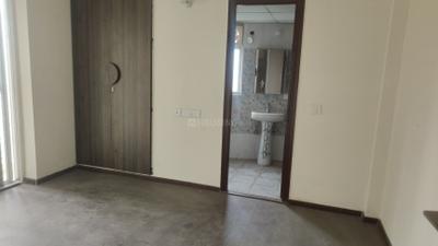 Bedroom Image of 1496 Sq.ft 3 BHK Apartment / Flat for rent in Rise Organic Homes Phase 1, Mahurali Ghaziabad for Rs. 24000