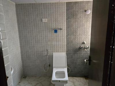 Image of 1720 Sq.ft 3 BHK Apartment / Flat for rent in Amrapali Sapphire, Sector 45, Noida for Rs. 47000