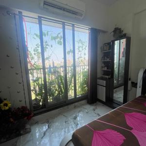 Bedroom Image of 1575 Sq.ft 3 BHK Apartment / Flat for sale in Saket Heaven, Nana Chiloda Ahmedabad for Rs. 5300000