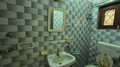Bathroom Image of 1100 Sq.ft 2 BHK Builder Floor for rent in Salt Lake City Kolkata for Rs. 29000