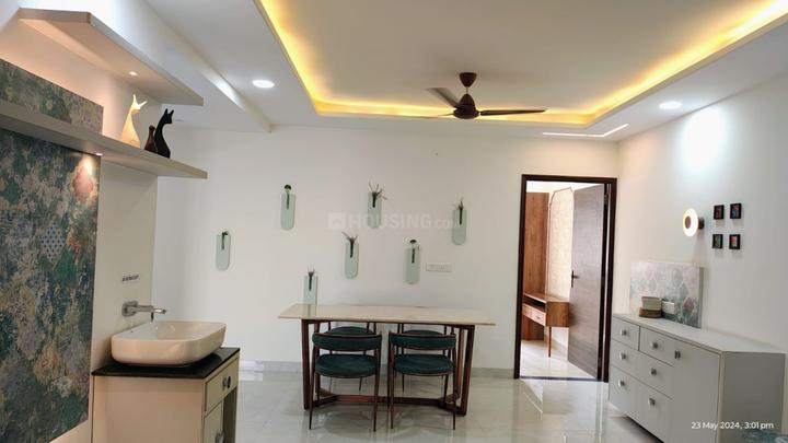 Elegant Ram Ratna Main Image 1