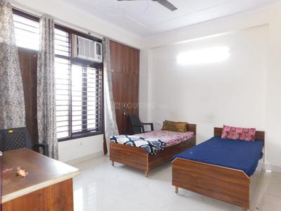 Bedroom Image of Apna Niwas Boys Pg in Sector 37, Noida