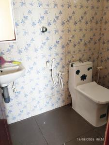 Bathroom Image of 1350 Sq.ft 3 BHK Apartment / Flat for sale in Punkunnam Thrissur for Rs. 5000000