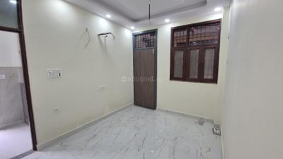 Bedroom Image of 400 Sq.ft 1 BHK Builder Floor for rent in Trivani Apartment, Jhilmil Colony New Delhi for Rs. 20000
