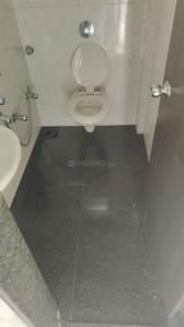 Bathroom Image of 850 Sq.ft 1 BHK Apartment / Flat for rent in Khar West Mumbai for Rs. 110000