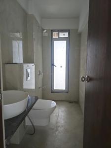 Common Bathroom One Image of 1700 Sq.ft 3 BHK Apartment / Flat for sale in Vile Parle West Mumbai for Rs. 65000000