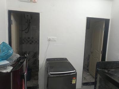 Bathroom Image of 505 Sq.ft 1 BHK Independent House for rent in Gokhalenagar Pune for Rs. 25000