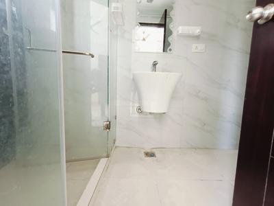 Bathroom Image of 1500 Sq.ft 2 BHK Builder Floor for rent in Karkardooma New Delhi for Rs. 40000