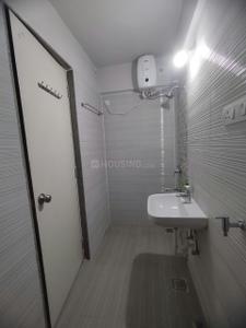 Bathroom Image of 550 Sq.ft 1 BHK Apartment / Flat for rent in Kumar Pebble Park, Hadapsar Pune for Rs. 28000