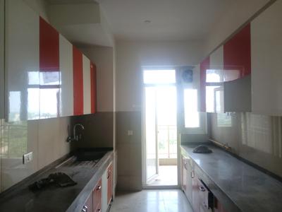Kitchen Image of 1200 Sq.ft 3 BHK Apartment / Flat for rent in Emaar Palm Gardens by Emaar India, Sector 83 Gurgaon for Rs. 31500
