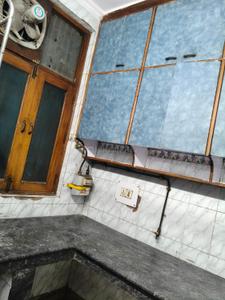Kitchen Image of 700 Sq.ft 2 BHK Builder Floor for rent in Paschim Vihar New Delhi for Rs. 22150