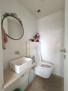 Bathroom Image of 2450 Sq.ft 4 BHK Apartment / Flat for sale in Godrej The Trees Phase 2, Vikhroli East Mumbai for Rs. 107500000