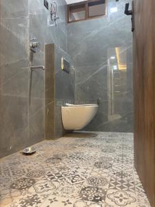 Bathroom Image of 1100 Sq.ft 2 BHK Apartment / Flat for sale in Trinity Solitaire, Noida Extension Greater Noida for Rs. 3899000