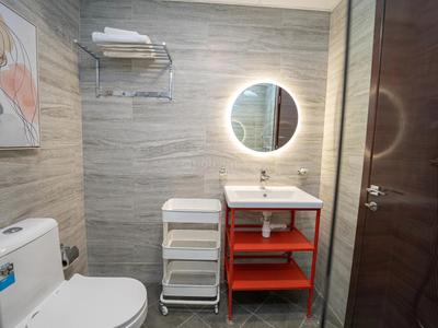 Bathroom Image of 826 Sq.ft 1 BHK Apartment / Flat for sale in Dubai Marina Dubai for Rs. 30000000