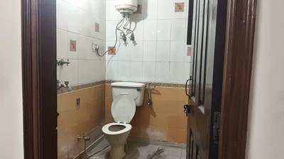 Image of 1250 Sq.ft 3 BHK Builder Floor for rent in Arjun Nagar, New Delhi for Rs. 40000