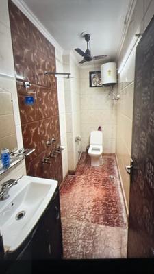 Image of 900 Sq.ft 2 BHK Builder Floor for rent in Janakpuri, New Delhi for Rs. 28000