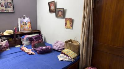 Bedroom Image of 1800 Sq.ft 3 BHK Builder Floor for sale in Sri Niwaspuri New Delhi for Rs. 25000000