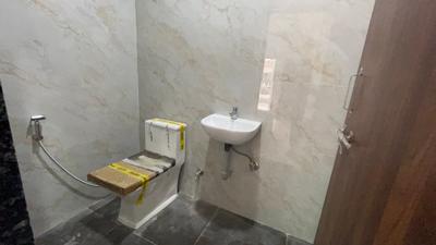 Bathroom Image of 300 Sq.ft 1 RK Builder Floor for rent in Scheme No 113 Indore for Rs. 15000