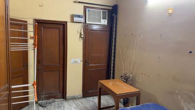 Bedroom Image of 525 Sq.ft 1 BHK Builder Floor for rent in Patel Nagar New Delhi for Rs. 17894