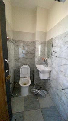 Bathroom Image of 400 Sq.ft 1 RK Apartment / Flat for rent in Bir Chhat Mohali for Rs. 14000