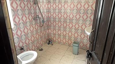 Image of 2100 Sq.ft 3 BHK Builder Floor for rent in New Friends Colony, New Delhi for Rs. 95000