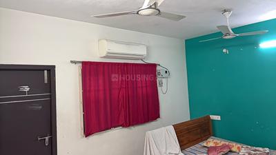 Bedroom Image of 2000 Sq.ft 3 BHK Apartment / Flat for rent in Maraimalai Nagar Chennai for Rs. 30000