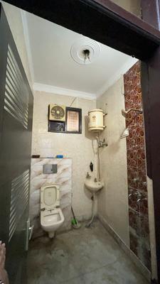 Image of 675 Sq.ft 2 BHK Builder Floor for rent in Uttam Nagar, New Delhi for Rs. 15000
