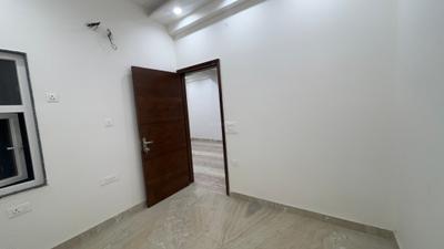 Bedroom Image of 1000 Sq.ft 3 BHK Apartment / Flat for sale in Sector 5 Rohini New Delhi for Rs. 8000000