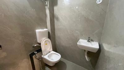 Bathroom Image of 1500 Sq.ft 1 BHK Builder Floor for rent in Mahalakshmi Nagar Indore for Rs. 18000