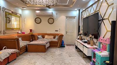 Living Room Image of 1200 Sq.ft 2 BHK Builder Floor for sale in Picnic Garden Kolkata for Rs. 7200000