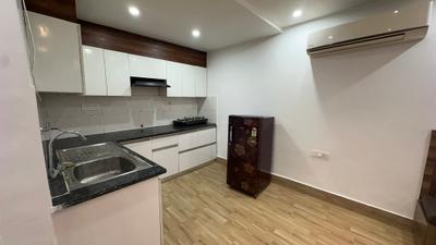Kitchen Image of 600 Sq.ft 1 BHK Independent House for rent in DLF Phase 3 Gurgaon for Rs. 30000