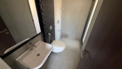 Bathroom Image of 720 Sq.ft 1 BHK Apartment / Flat for rent in Lodha Splendora, Thane West Thane for Rs. 20000