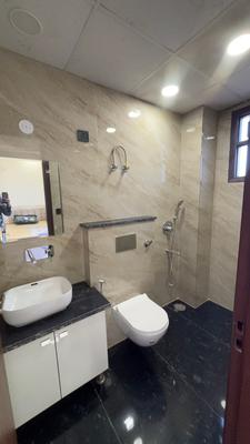 Bathroom Image of 985 Sq.ft 1 BHK Builder Floor for rent in Sector 52 Gurgaon for Rs. 38000