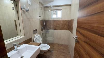 Image of 2400 Sq.ft 4 BHK Apartment / Flat for rent in Paras Emperor, Hoshangabad Road, Bhopal for Rs. 60000