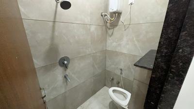 Bathroom Image of 650 Sq.ft 1 BHK Builder Floor for rent in Vijay Nagar Indore for Rs. 17500