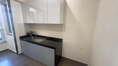 Kitchen Image of 1250 Sq.ft 2.5 BHK Apartment / Flat for sale in Kalpataru Radiance, Goregaon West Mumbai for Rs. 38000000