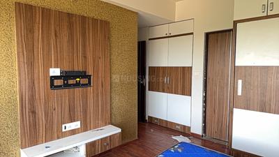 Bedroom Image of 1080 Sq.ft 2 BHK Apartment / Flat for rent in Adani The Meadows, Shantigram Ahmedabad for Rs. 34999