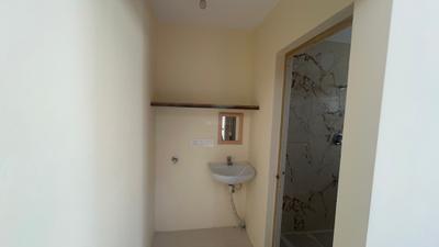 Bathroom Image of 600 Sq.ft 1 BHK Builder Floor for rent in Muneshwara Nagar Bengaluru for Rs. 23000