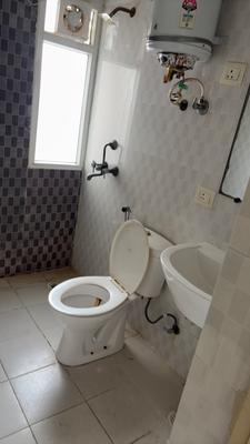 Image of 1080 Sq.ft 2.5 BHK Apartment / Flat for rent in Express Zenith, Sector 77, Noida for Rs. 31000