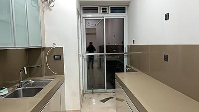 Kitchen Image of 1300 Sq.ft 2.5 BHK Apartment / Flat for rent in Monte South, Byculla Mumbai for Rs. 150000