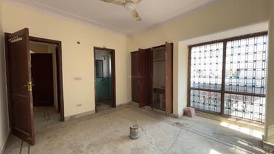 Bedroom Image of 2700 Sq.ft 3 BHK Builder Floor for rent in DLF Phase 2 Gurgaon for Rs. 60000