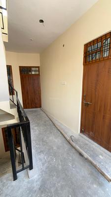 Main Entrance Image of 1000 Sq.ft 3 BHK Builder Floor for rent in Saadatganj Lucknow for Rs. 15000