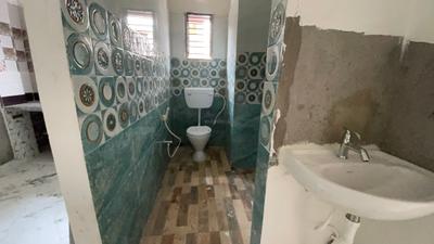 Bathroom Image of 420 Sq.ft 1 BHK Apartment / Flat for sale in Keshtopur Kolkata for Rs. 1596000