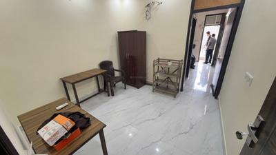 Living Room Image of 400 Sq.ft 1 BHK Builder Floor for rent in Patel Nagar New Delhi for Rs. 19000