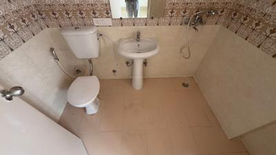 Image of 1075 Sq.ft 2 BHK Apartment / Flat for rent in Gaur City 7th Avenue, Noida Extension, Greater Noida for Rs. 20400