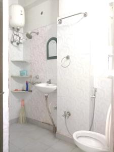 Bathroom Image of 1154 Sq.ft 3 BHK Apartment / Flat for rent in Chitrakut Dham, Keshtopur Kolkata for Rs. 25000
