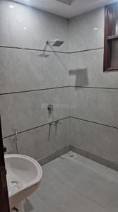 Bathroom Image of 1200 Sq.ft 3 BHK Builder Floor for rent in Preet Vihar New Delhi for Rs. 28000